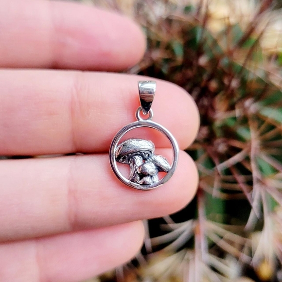 Jewelry - New Solid 925 Sterling Silver Dainty Mushroom Family Charm